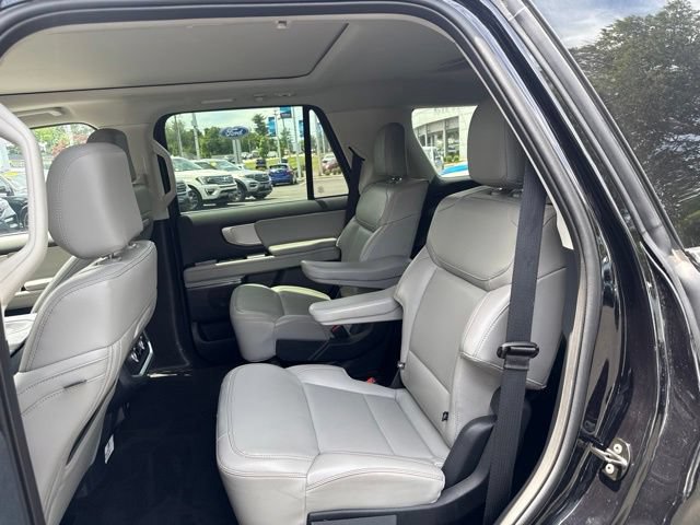 Certified 2025 Ford Expedition Active AWD/4WD image 14