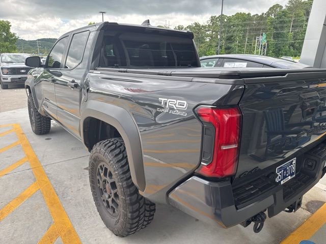 Used 2025 Toyota Tacoma SR5 AWD/4WD image 12