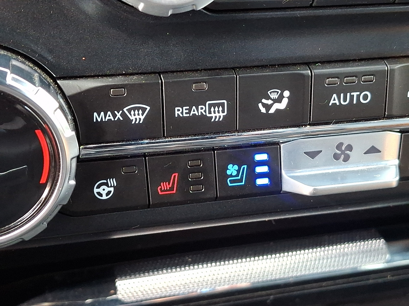 Certified 2025 Ford F150 Lariat w/ Equipment Group 501A Mid AWD/4WD image 24