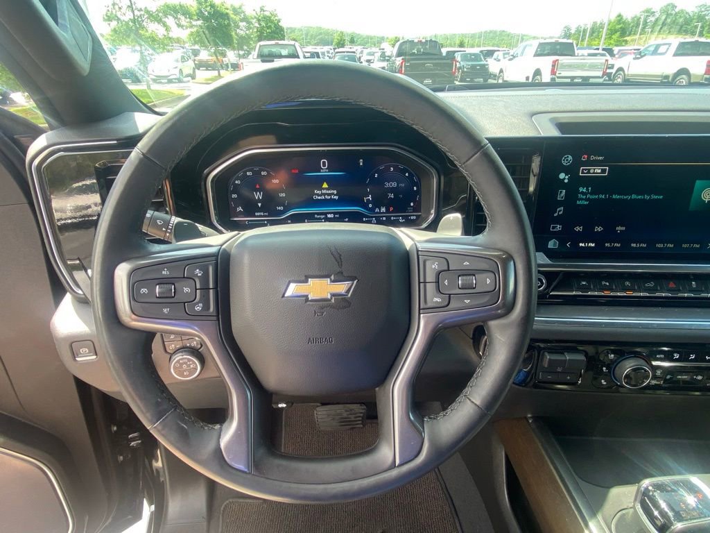 Used 2023 Chevrolet Silverado 1500 High Country w/ Technology Package AWD/4WD image 13