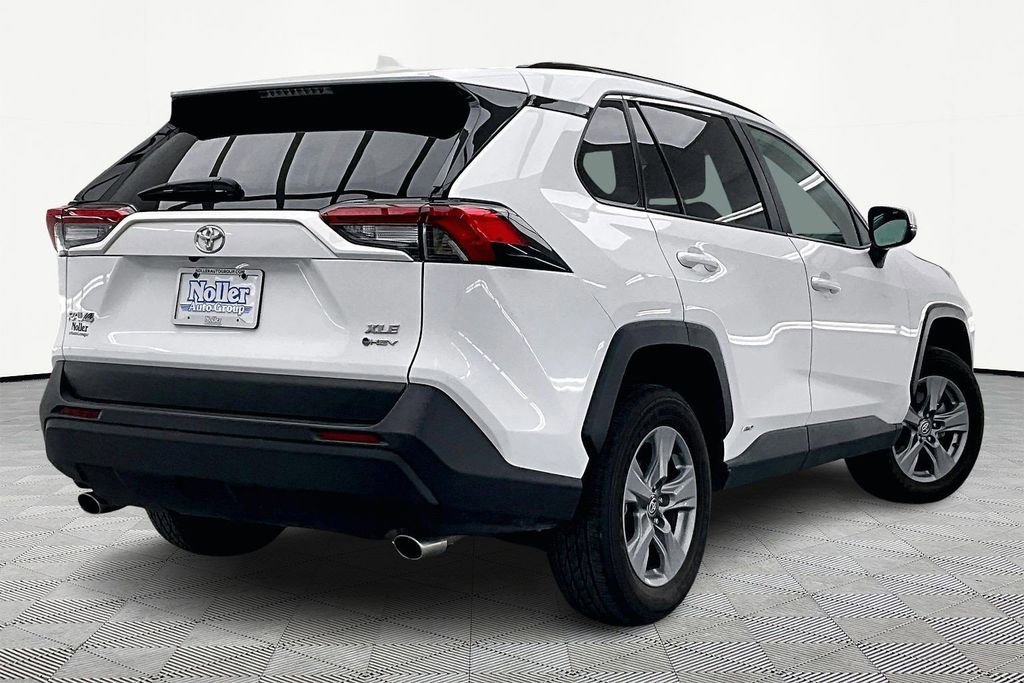 Used 2025 Toyota RAV4 XLE AWD/4WD image 4