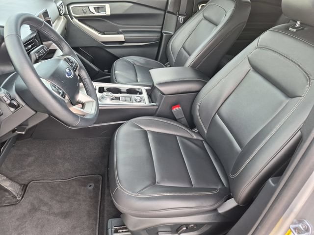 Certified 2024 Ford Explorer XLT w/ Equipment Group 202A AWD/4WD image 15