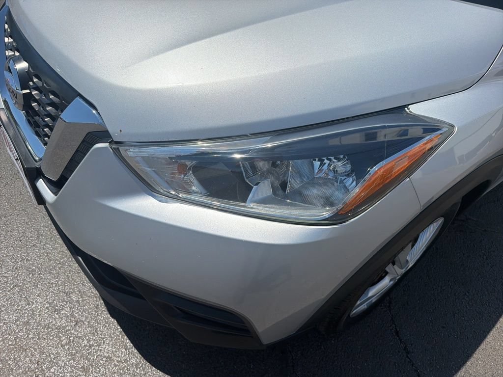 Used 2020 Nissan Kicks S FWD image 14