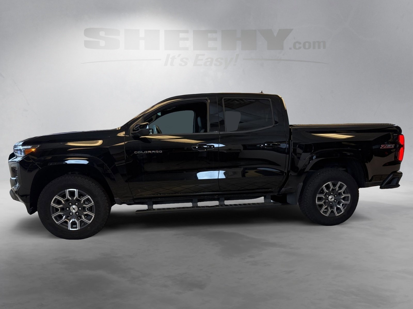 Used 2023 Chevrolet Colorado Z71 w/ Z71 Convenience Package 2 image 2