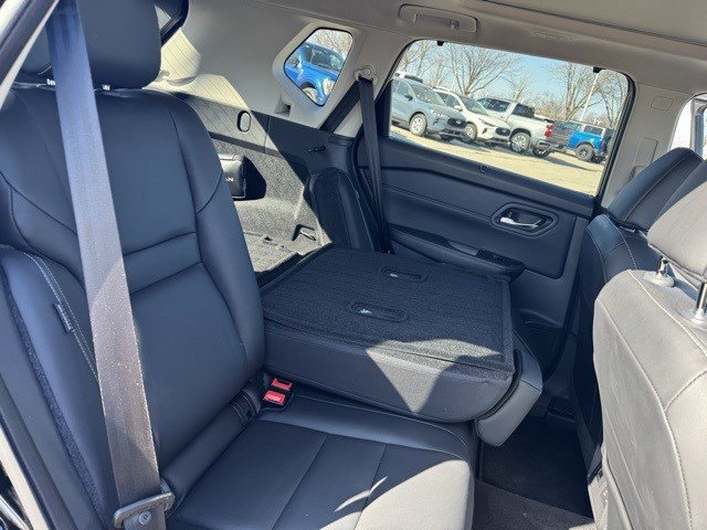 Used 2024 Nissan Rogue SL w/ SL Premium Package image 33