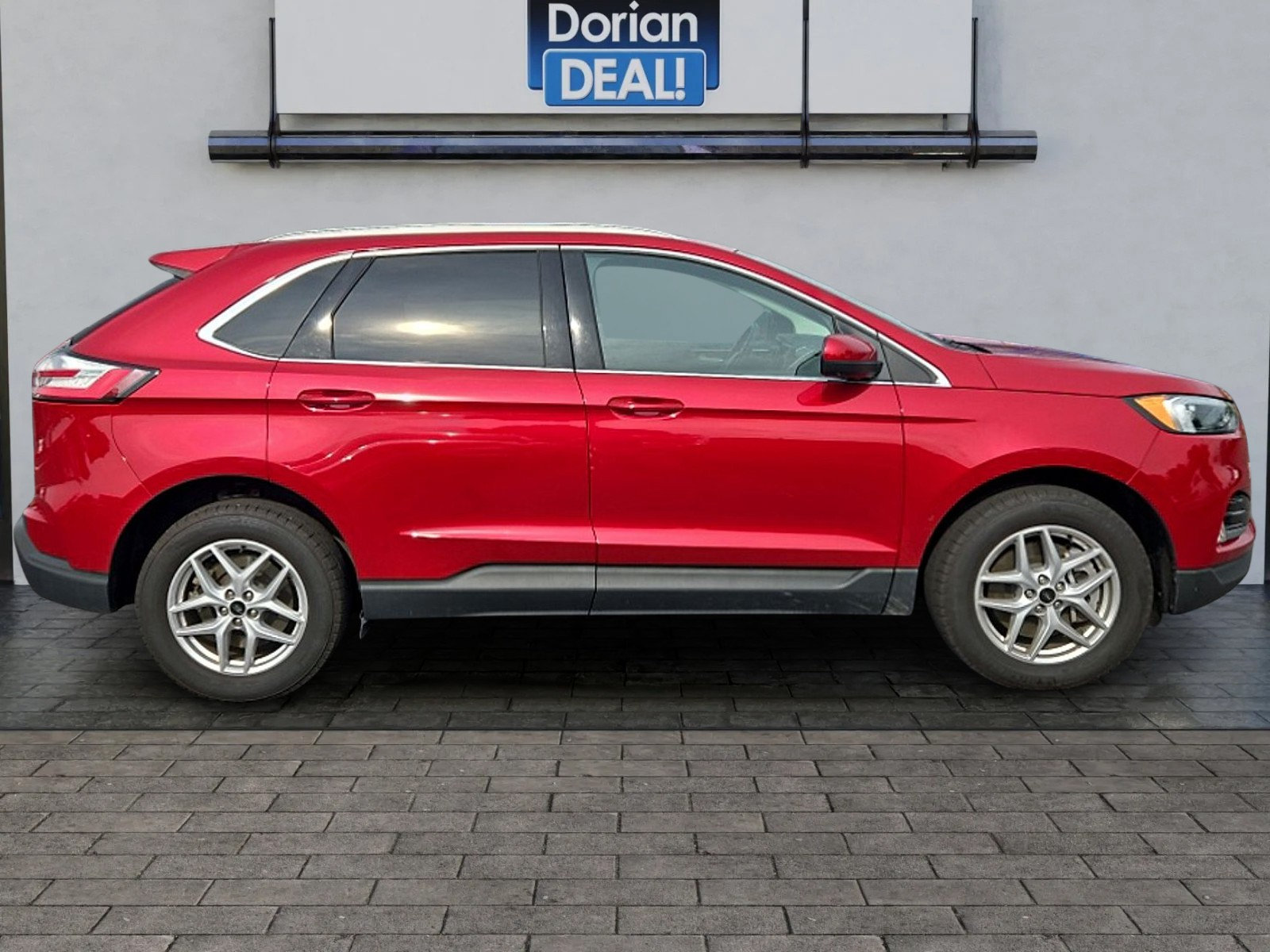 Certified 2024 Ford Edge SEL w/ Convenience Package AWD/4WD image 2
