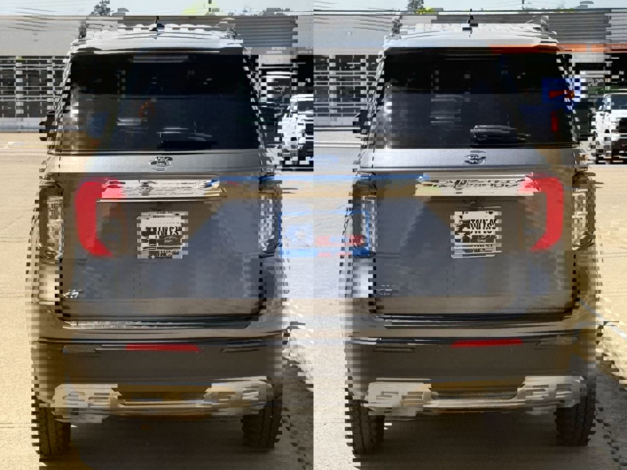 Certified 2021 Ford Explorer XLT w/ Equipment Group 202A image 5