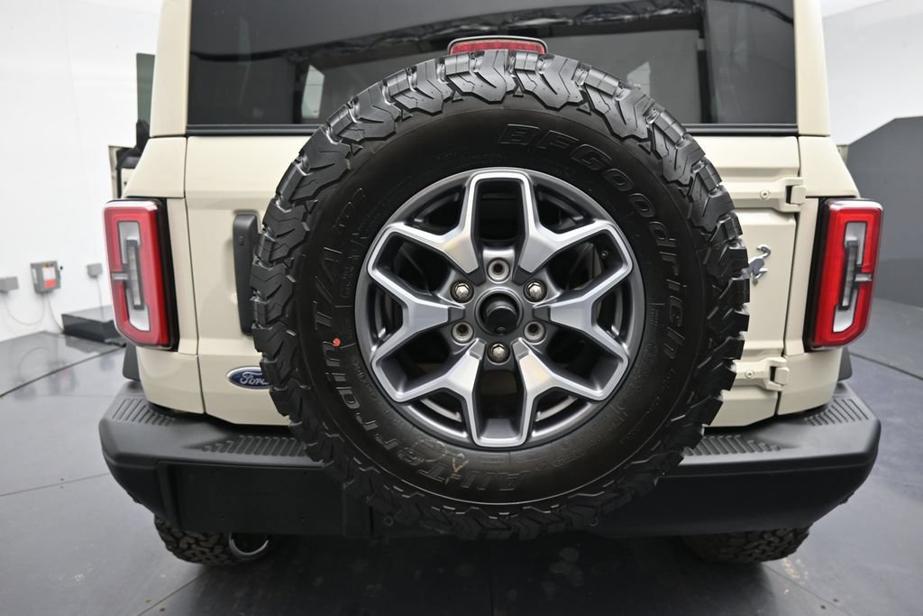 Certified 2025 Ford Bronco Badlands AWD/4WD image 37