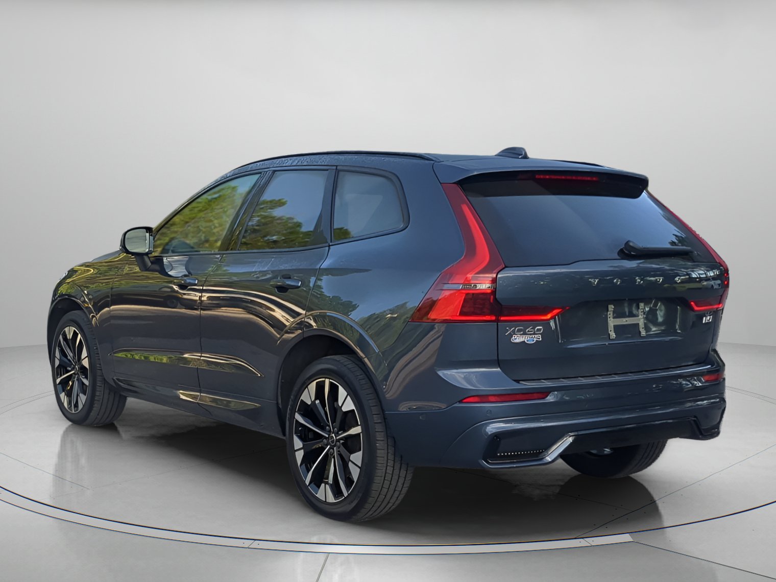 Used 2026 Volvo XC60 B5 Plus AWD/4WD image 42