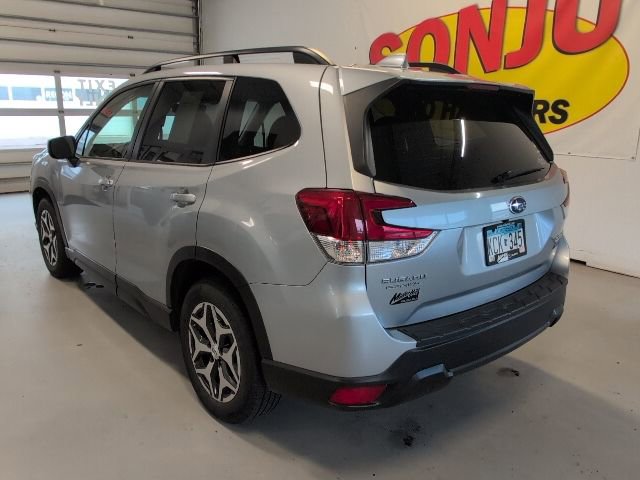 Used 2019 Subaru Forester Premium AWD/4WD image 3