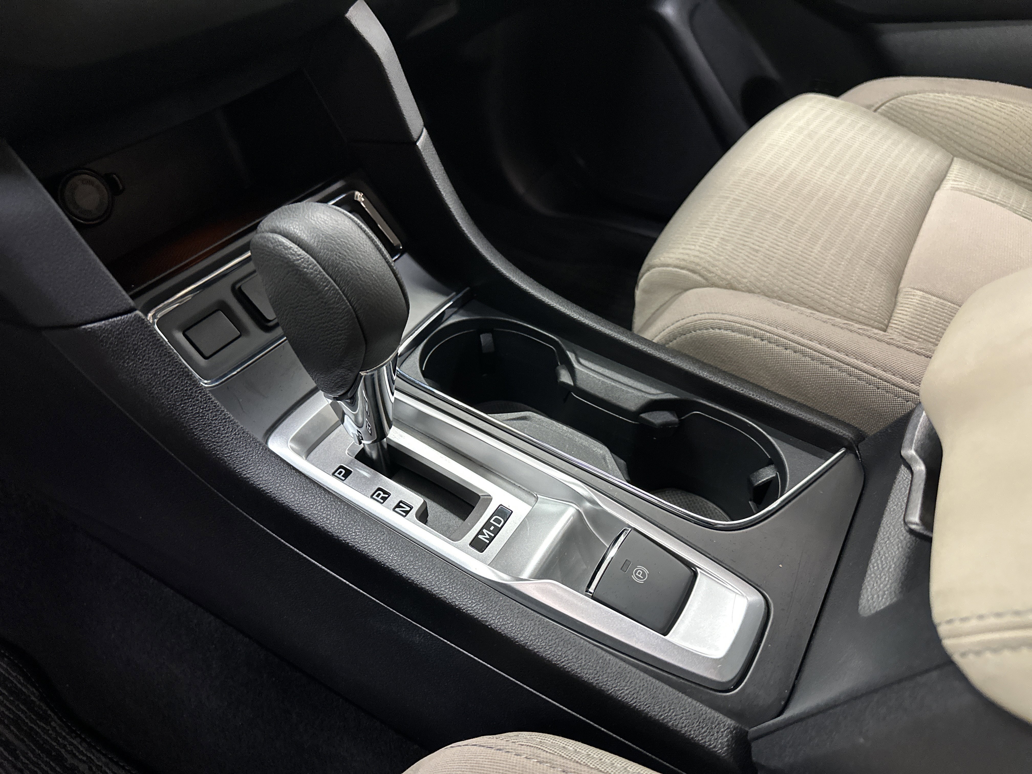 Used 2024 Subaru Ascent Premium w/ Convenience Package image 30