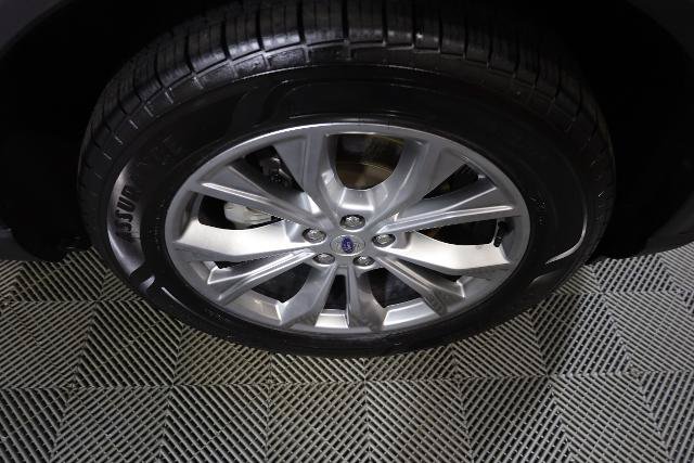 Certified 2020 Ford Explorer XLT w/ Equipment Group 202A AWD/4WD image 40
