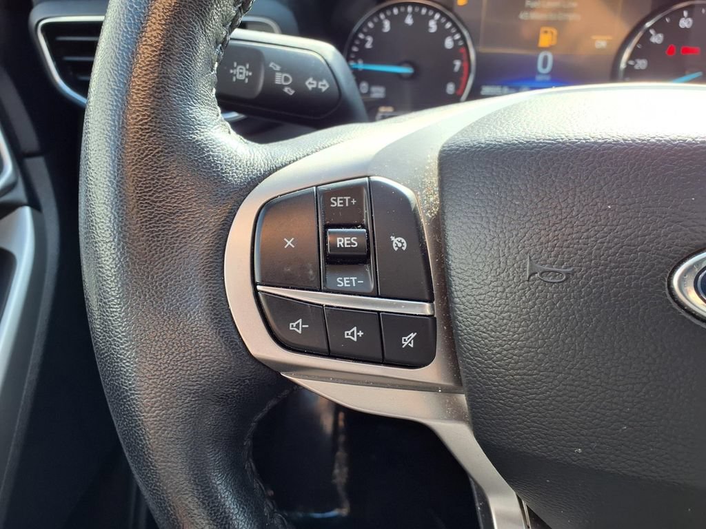 Certified 2021 Ford Explorer XLT w/ Equipment Group 202A AWD/4WD image 18