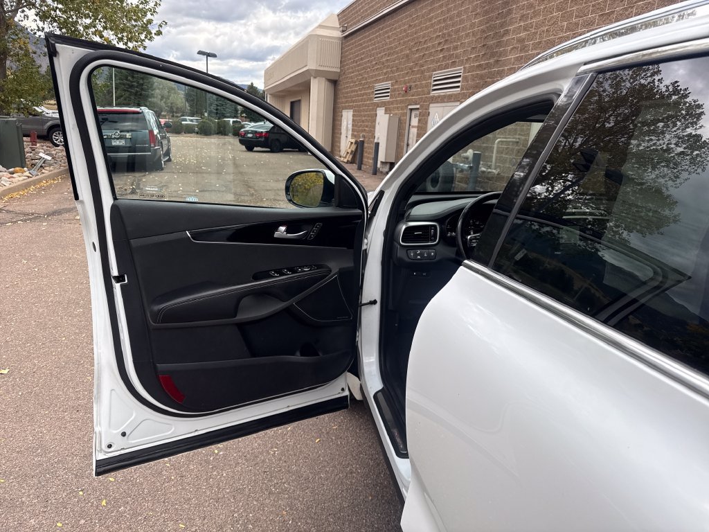 Used 2019 Kia Sorento SX AWD/4WD image 11