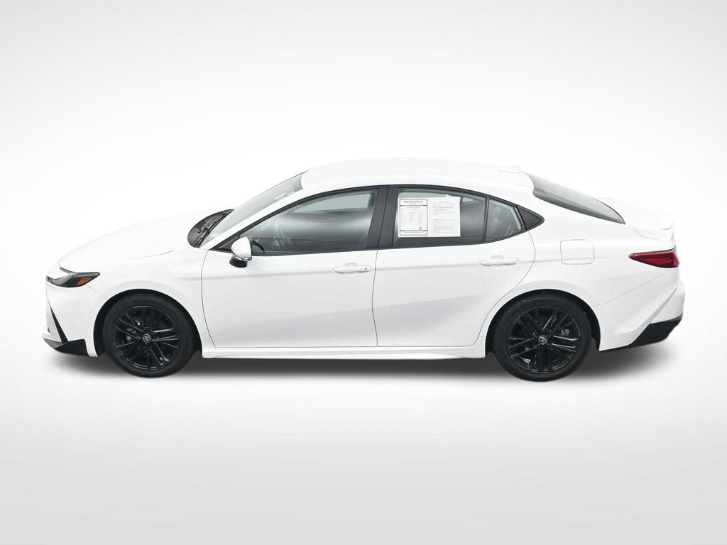 Used 2025 Toyota Camry SE FWD image 29