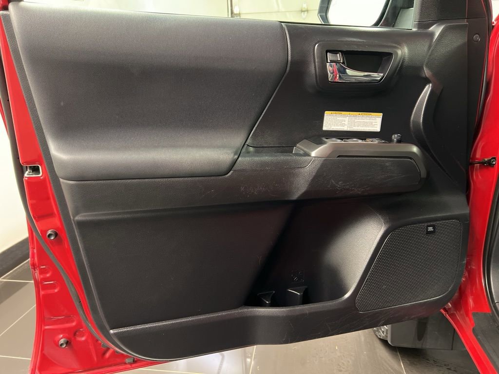 Used 2020 Toyota Tacoma TRD Off-Road w/ TRD Premium Off Road Package image 32