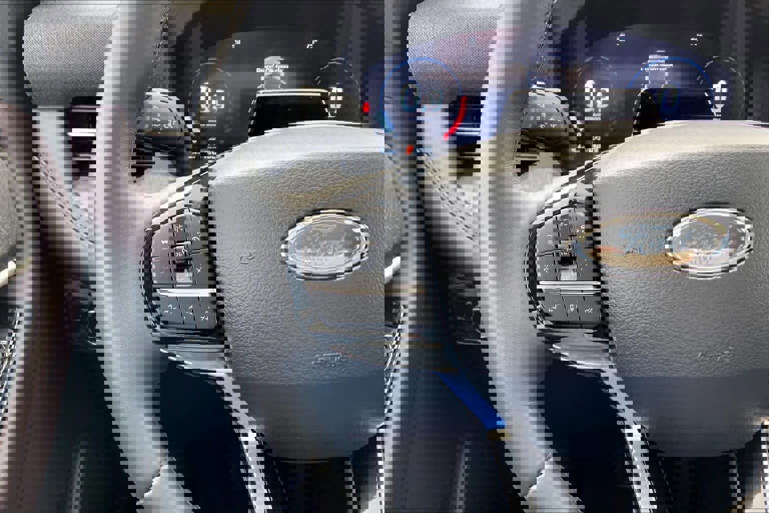 Certified 2025 Ford Explorer Platinum AWD/4WD image 24