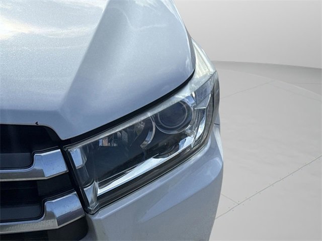 Used 2017 Toyota Highlander Limited image 17