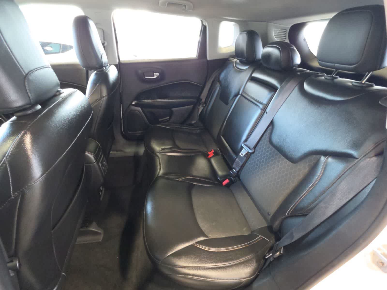 Used 2018 Jeep Compass Latitude w/ Popular Equipment Group FWD image 27