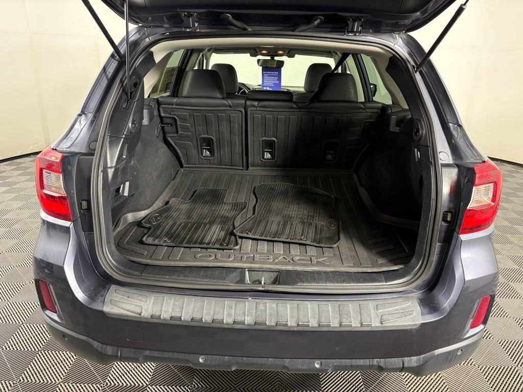 Used 2017 Subaru Outback 3.6R Limited image 32