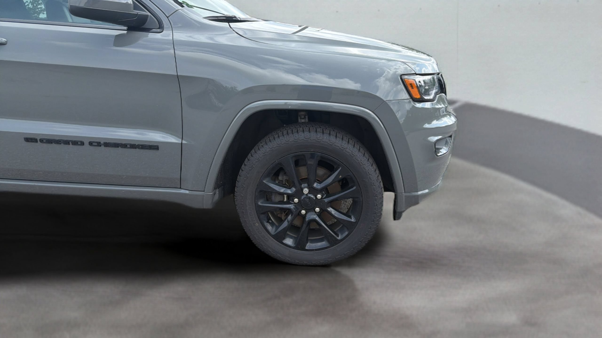 Used 2022 Jeep Grand Cherokee Laredo X AWD/4WD image 29