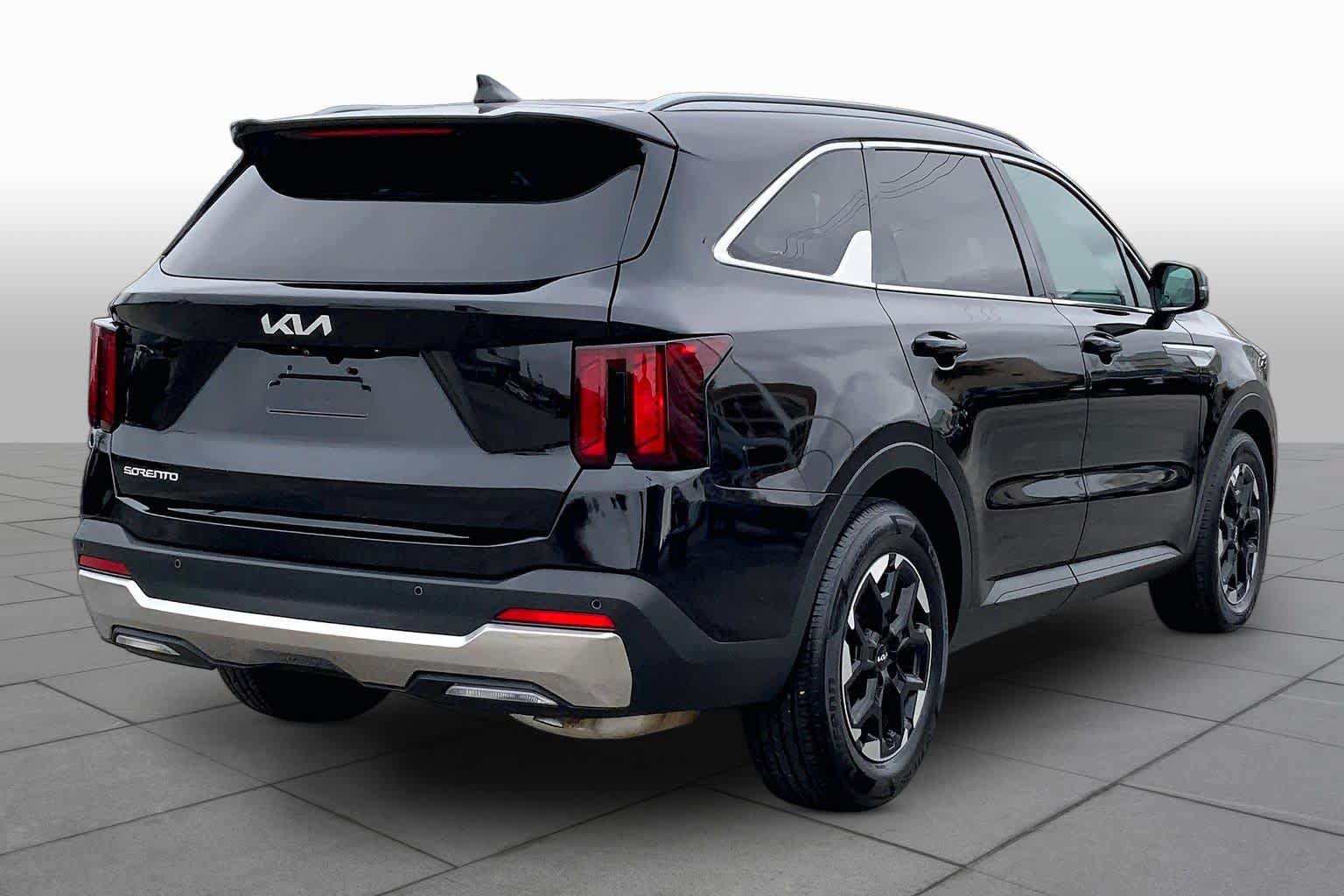 Used 2024 Kia Sorento S FWD image 13