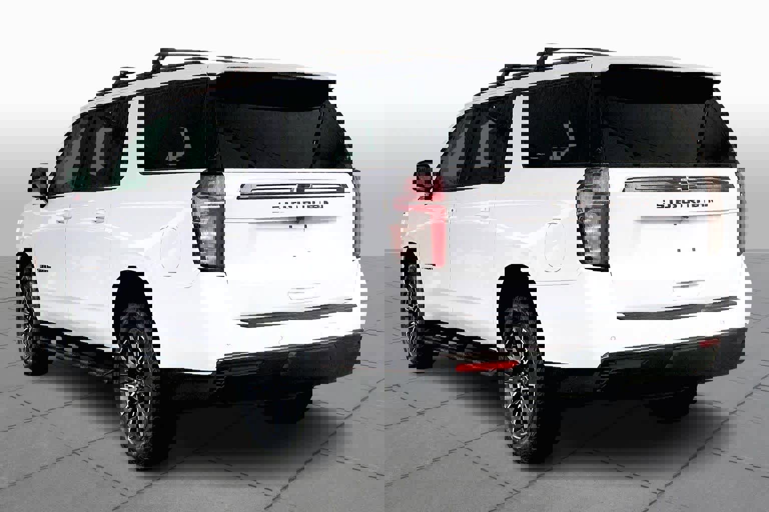 Used 2022 Chevrolet Suburban Z71 w/ Luxury Package image 10