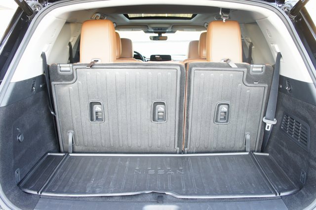 Used 2023 Nissan Pathfinder Platinum image 10