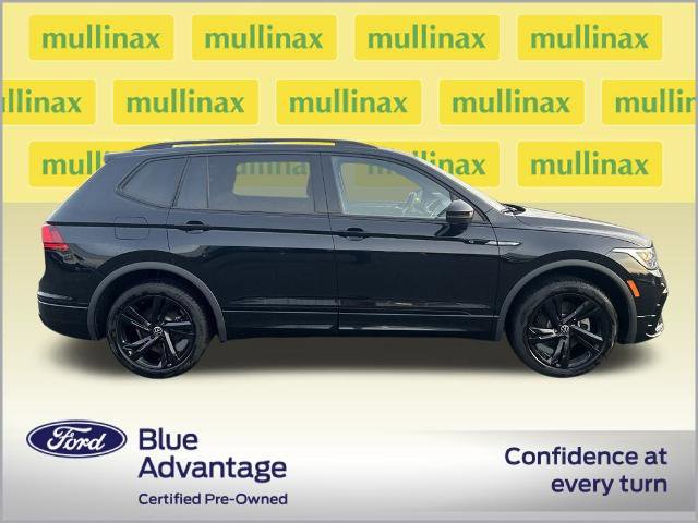 Used 2024 Volkswagen Tiguan SE R-Line image 2