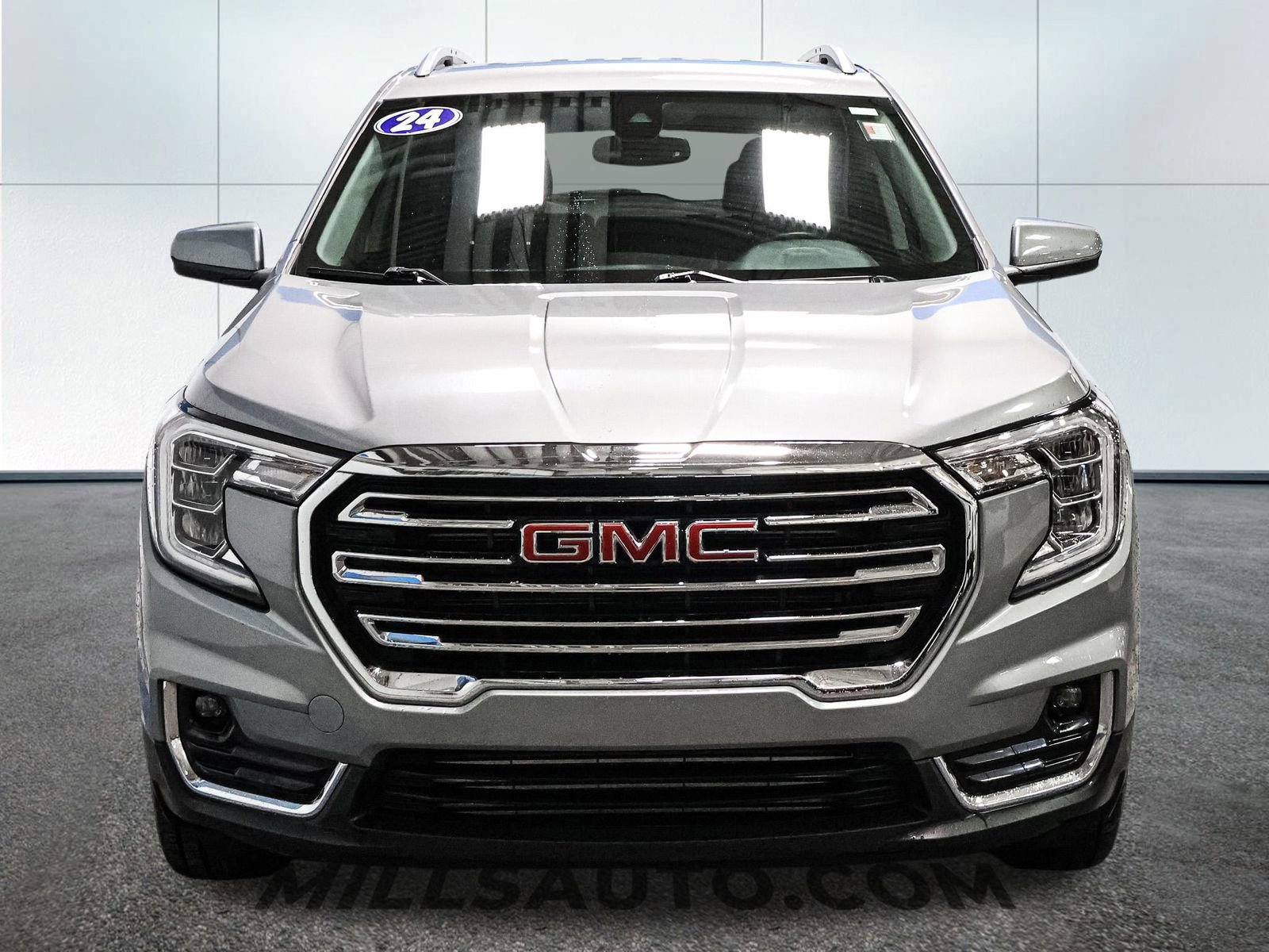Used 2024 GMC Terrain SLT image 12