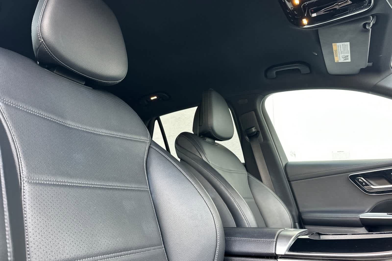Used 2024 Mercedes-Benz GLC 300 w/ Winter Package image 17