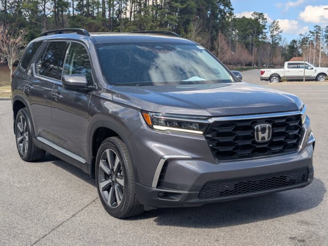 Used 2024 Honda Pilot Touring image 2