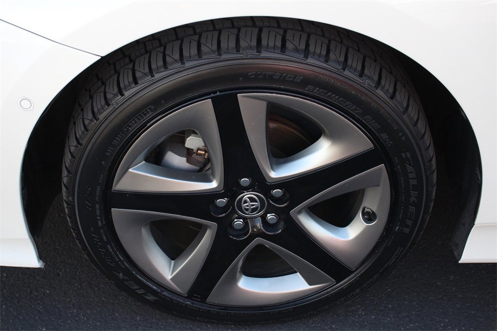 Used 2019 Toyota Prius XLE image 29