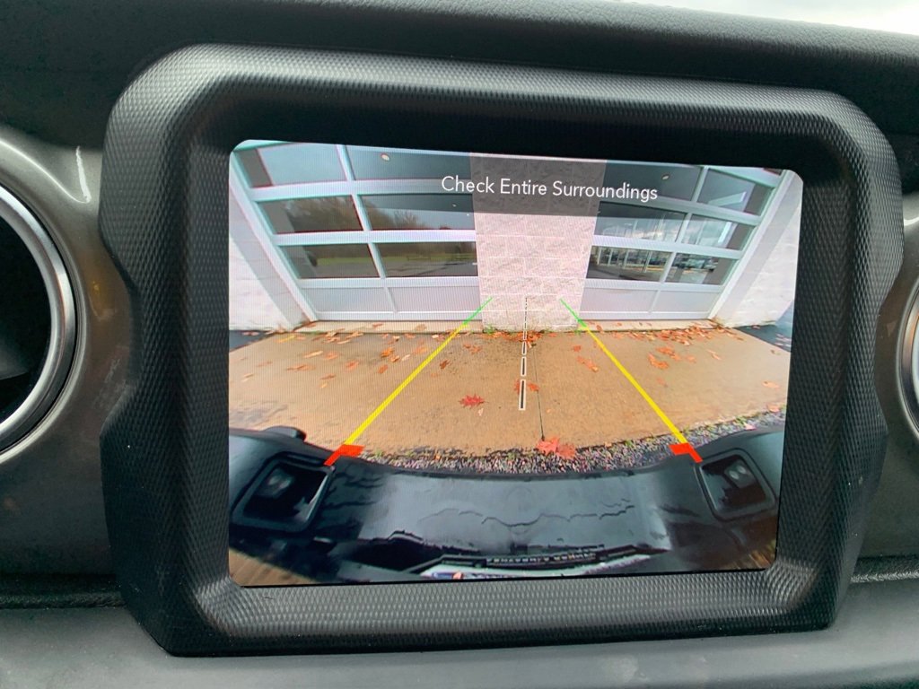 Used 2023 Jeep Gladiator Overland image 12