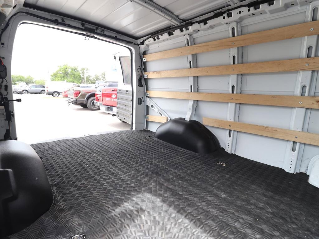 Used 2024 GMC Savana 2500 w/ Driver Convenience Package RWD image 9