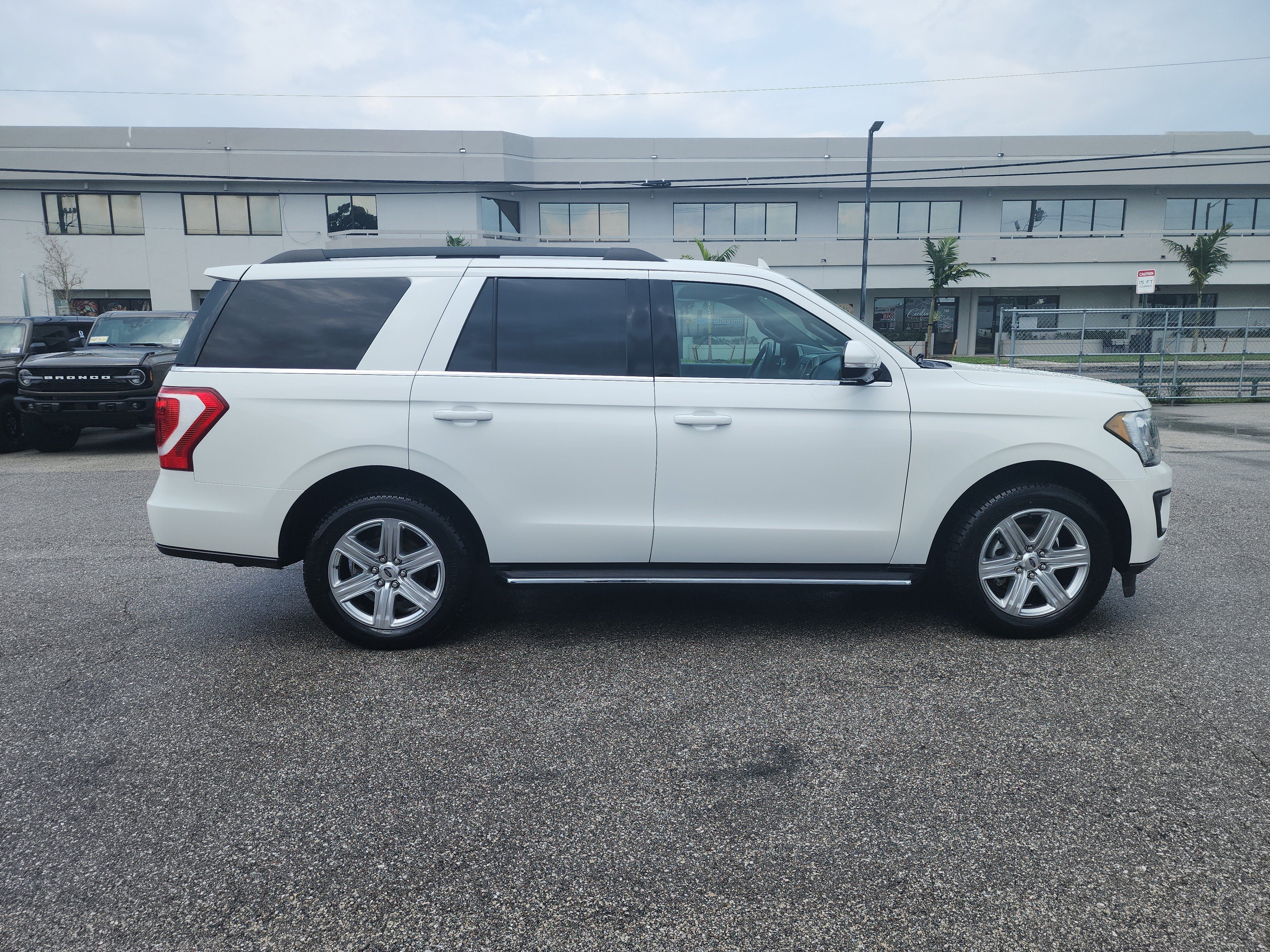 Certified 2020 Ford Expedition XLT w/ Equipment Group 202A RWD image 6