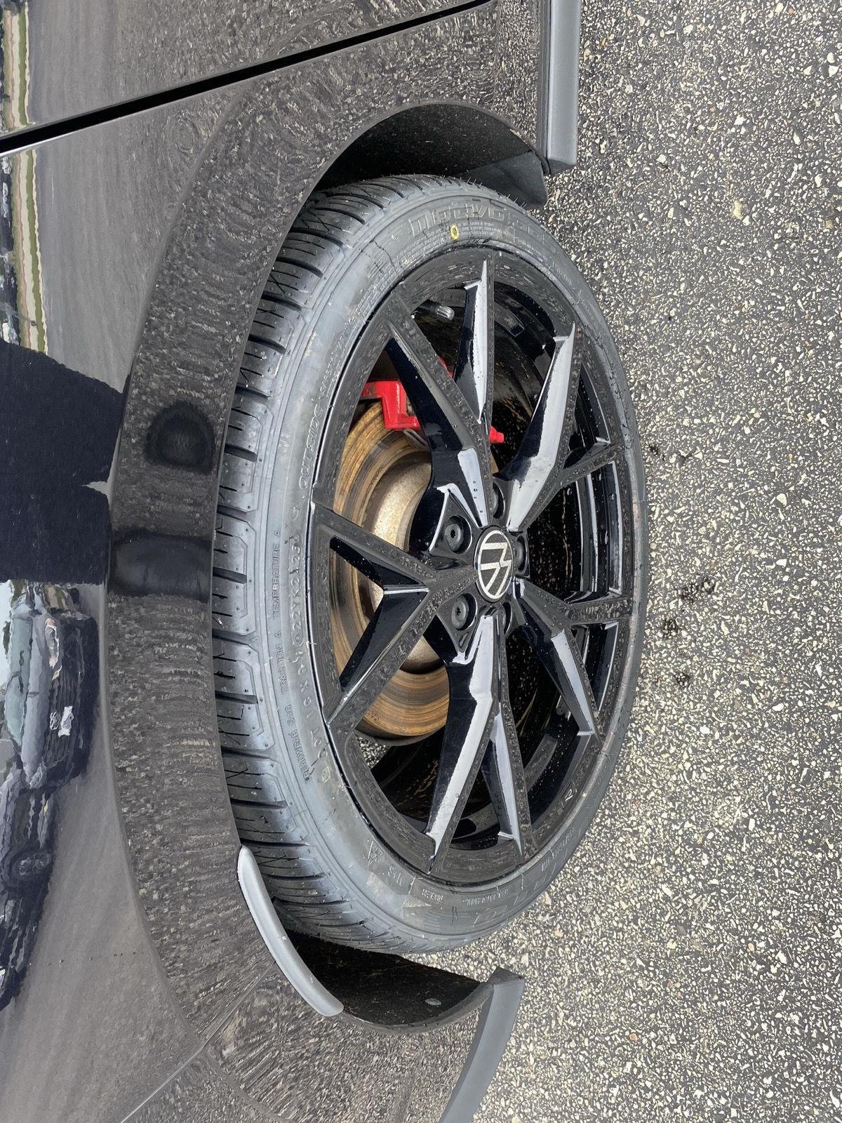 Used 2024 Volkswagen GTI SE FWD image 6