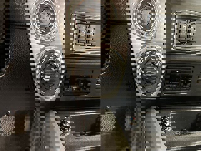 Used 2019 Nissan Titan PRO-4X w/ Pro-4x Convenience Package image 13