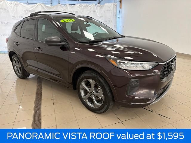 Certified 2023 Ford Escape ST-Line w/ Tech Pack #1 AWD/4WD image 3