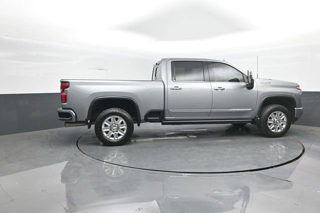 Used 2024 Chevrolet Silverado 2500 High Country w/ High Country Premium Package AWD/4WD image 8