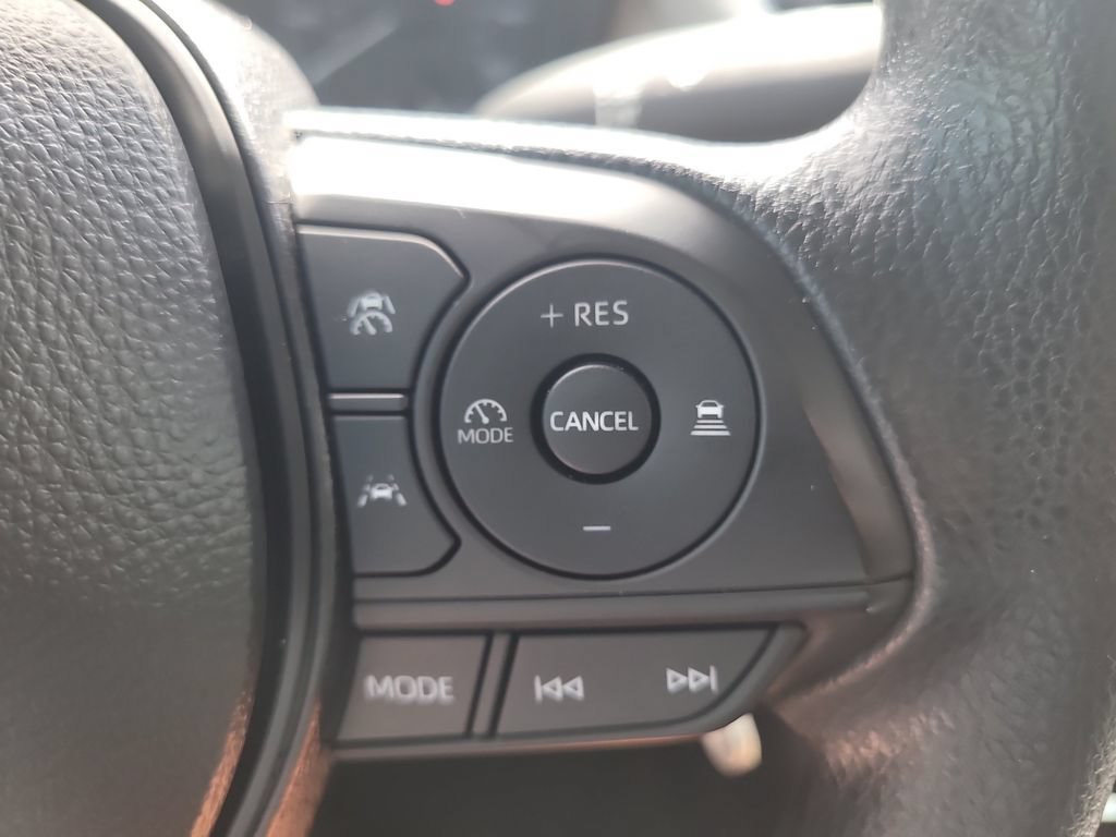 Used 2025 Toyota Corolla LE FWD image 27