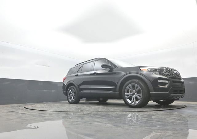 Certified 2022 Ford Explorer XLT w/ Equipment Group 202A AWD/4WD image 32