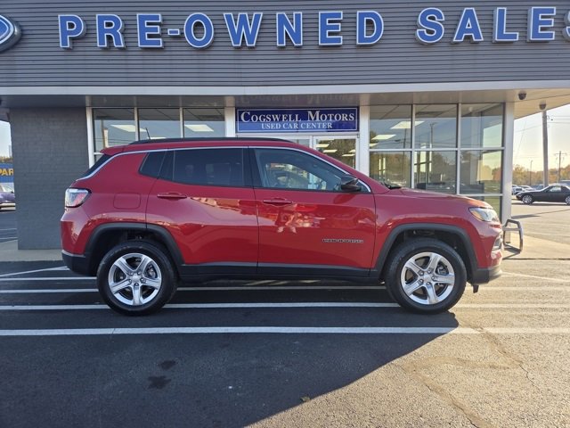 Used 2024 Jeep Compass Latitude image 6