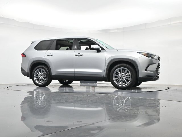 Used 2024 Toyota Grand Highlander AWD image 30