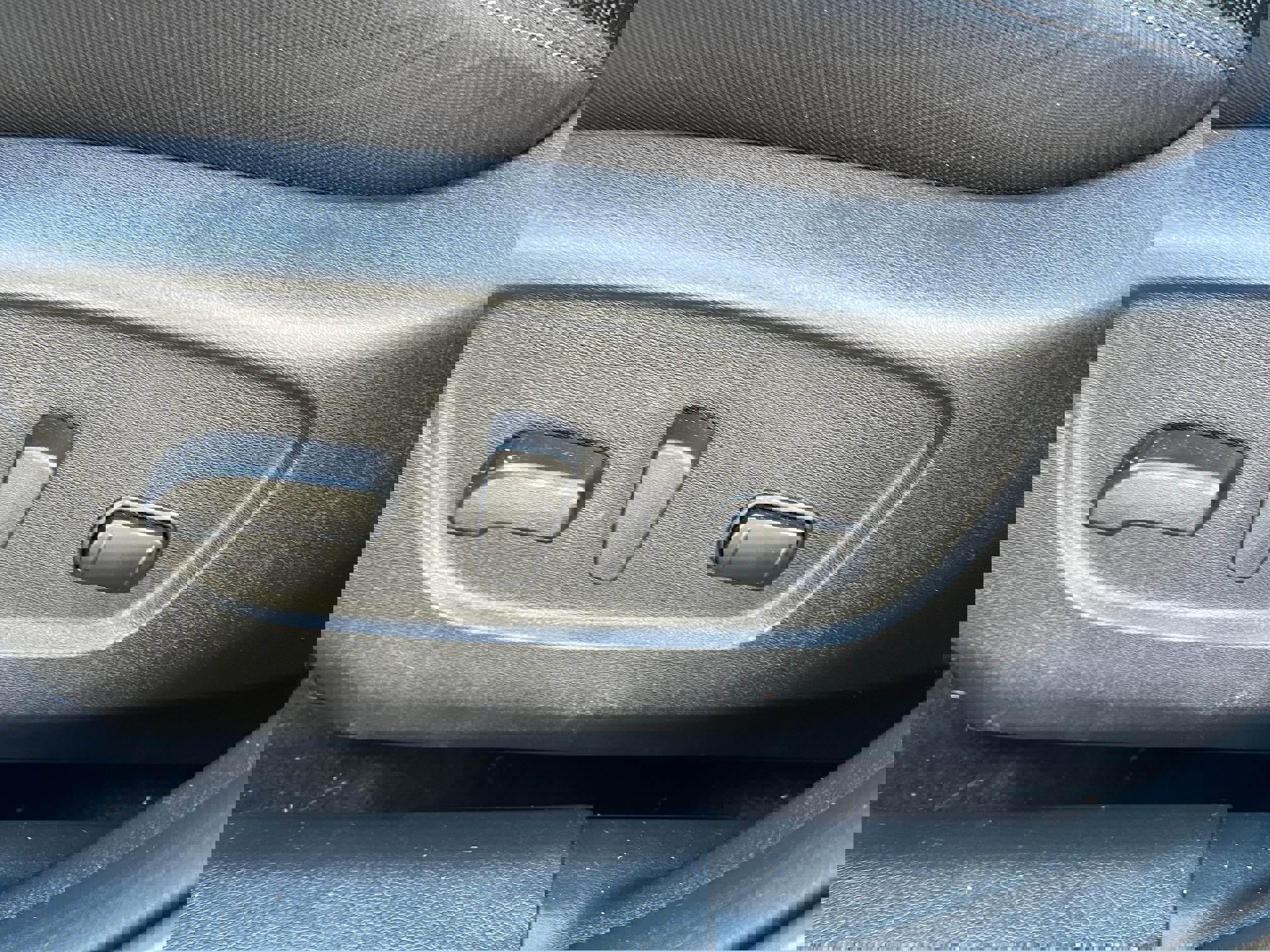 Used 2020 Nissan Rogue Sport SV image 11