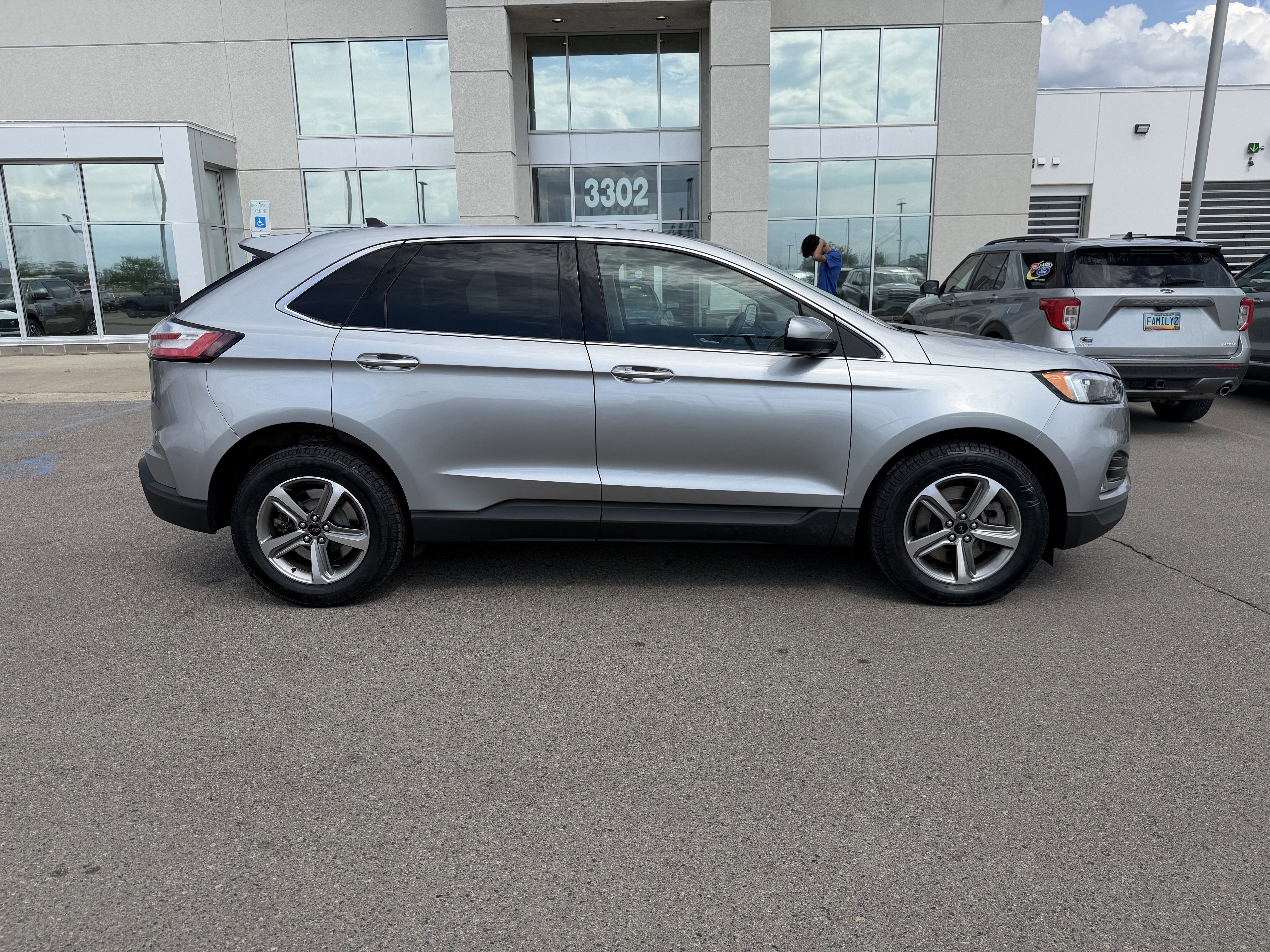Certified 2024 Ford Edge SEL w/ Convenience Package AWD/4WD image 10