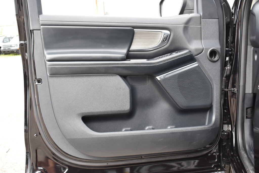 Certified 2025 Ford Expedition Platinum AWD/4WD image 22
