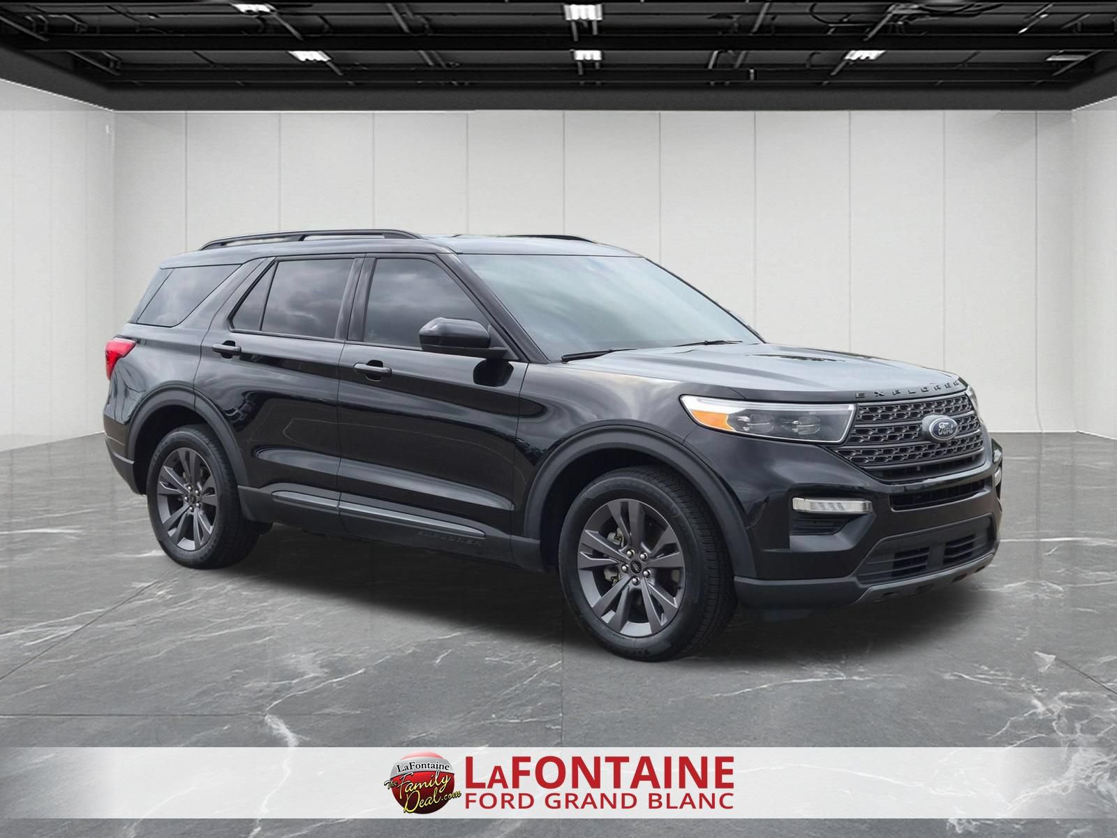Certified 2023 Ford Explorer XLT w/ Equipment Group 202A AWD/4WD image 7