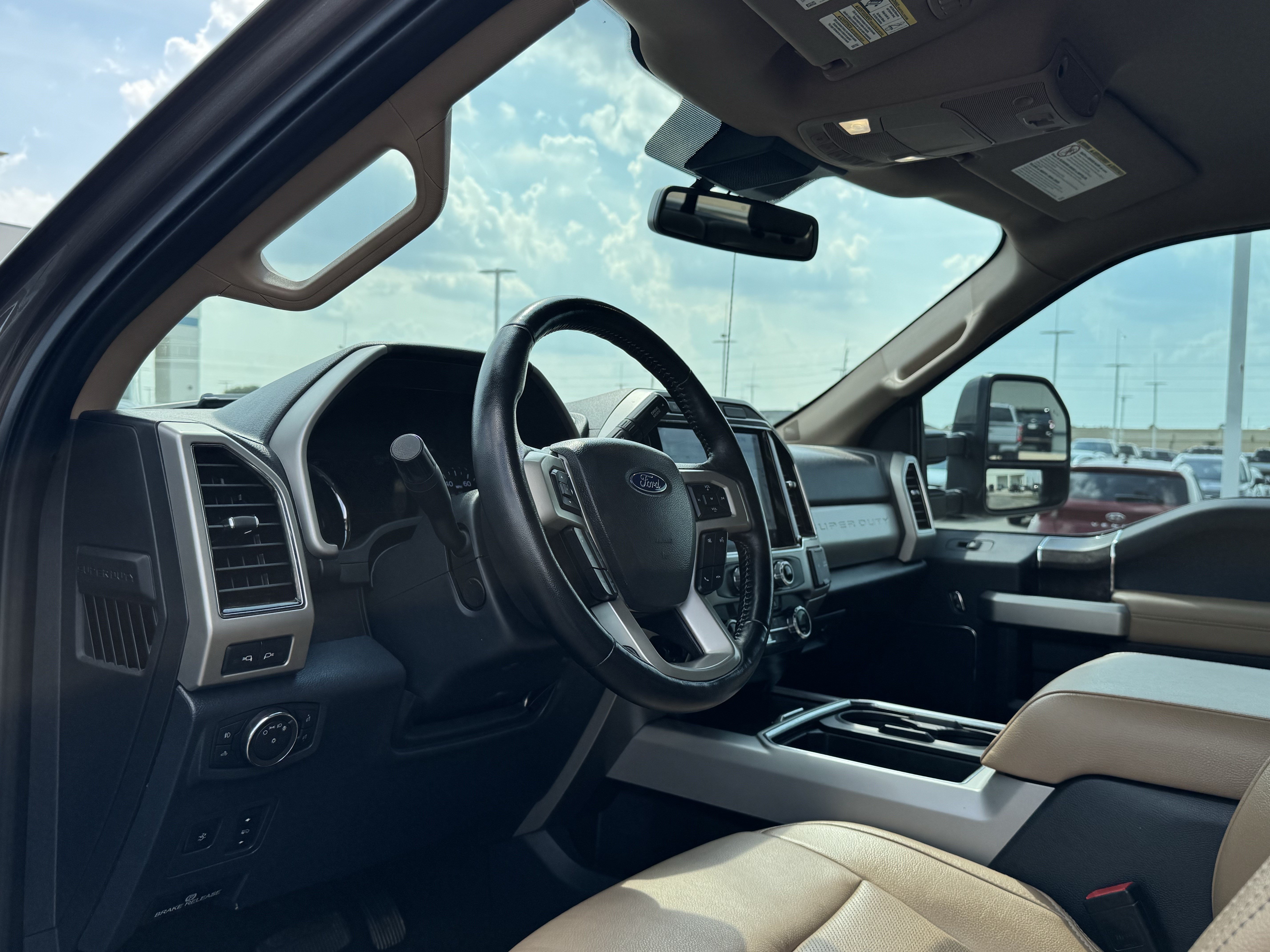Certified 2022 Ford F250 Lariat w/ Lariat Ultimate Package AWD/4WD image 16