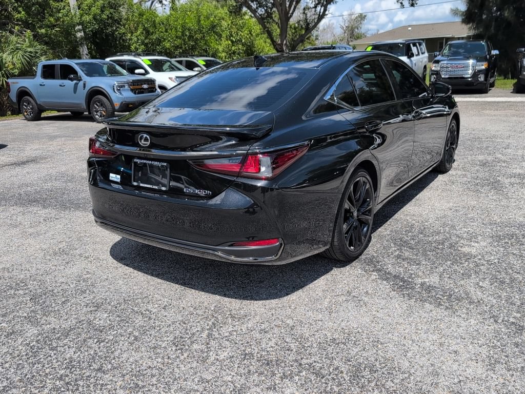 Used 2024 Lexus ES 300h F Sport w/ Accessory Package (Z2) FWD image 3